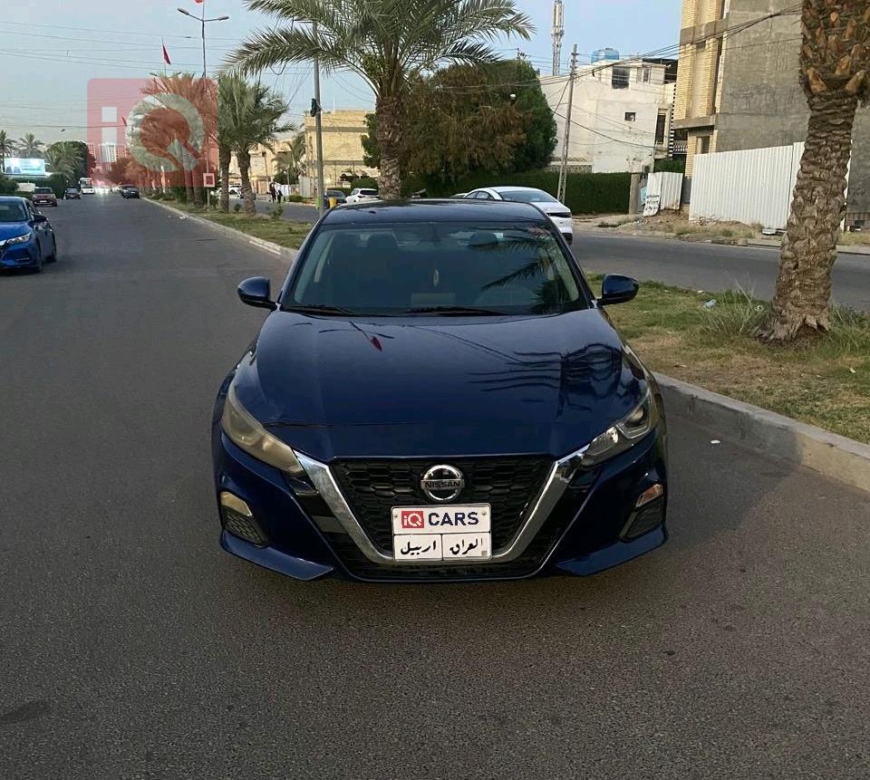 نيسان ألتيما